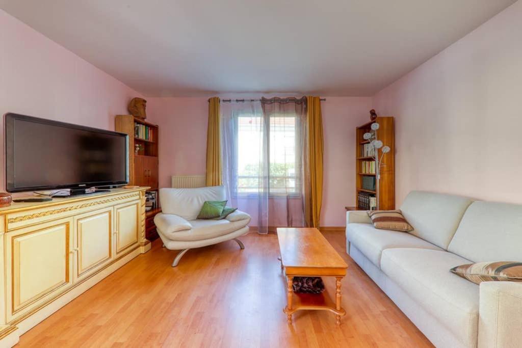 Amilly Park 6 Personnes 2 Chambres Pk Prive En Sous Sol Serris Zewnętrze zdjęcie